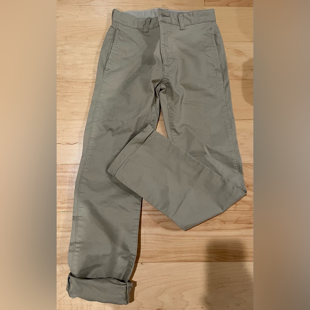 Gap khaki pants. Excellent condition, only worn once.